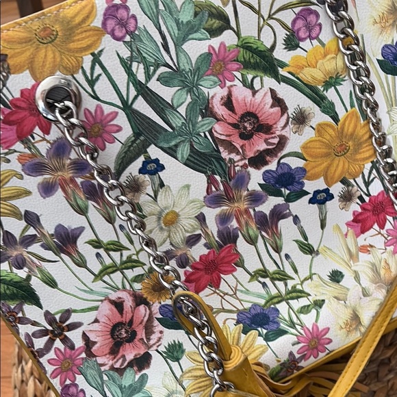 Carlos by Carlos Santana Vibrant Yellow and Pink shoulder bag with chain handle - Picture 8 of 10